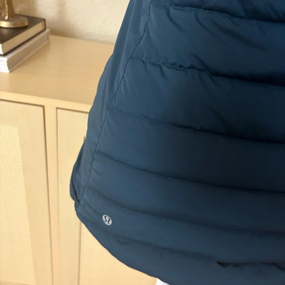 LULULEMON Fluffed Up Down Vest Size‎ 4 In Alberta Lake Teal